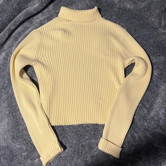 Yellow Knit Turtleneck Sweater - Picture 4 of 6